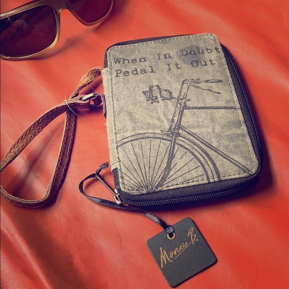 Mona B Handbags - 🆕🚲Mona B Wallet & Wristlet